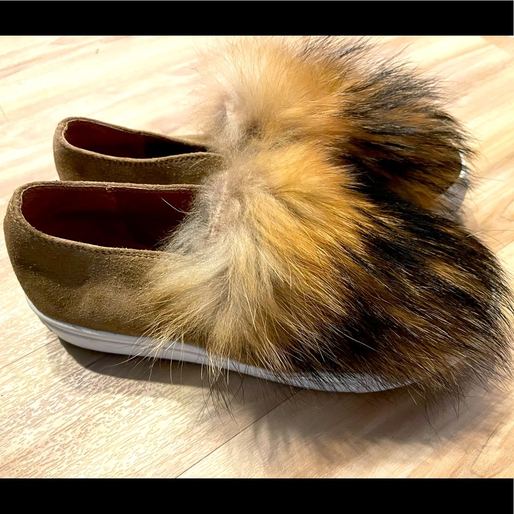 Comfortable shoes with fur